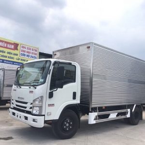 Xe Tải Isuzu NQR75LE5 5.5 Tấn Thùng Kín